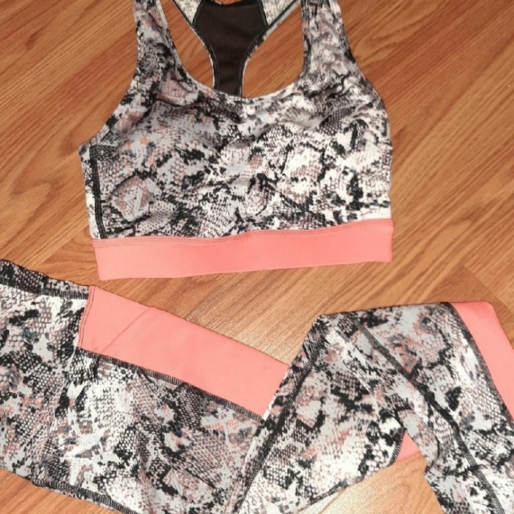Lularoe Rise Work-out set size XS [NWOT]